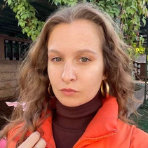 Илария Поперняк